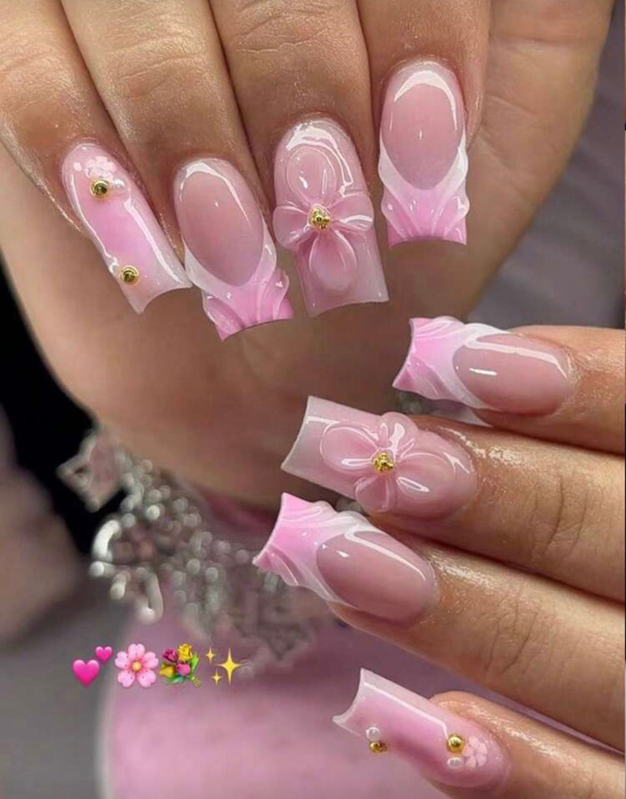 24 pièces Autocollants d'ongles en gel 3D carrés longs avec décoration de perles