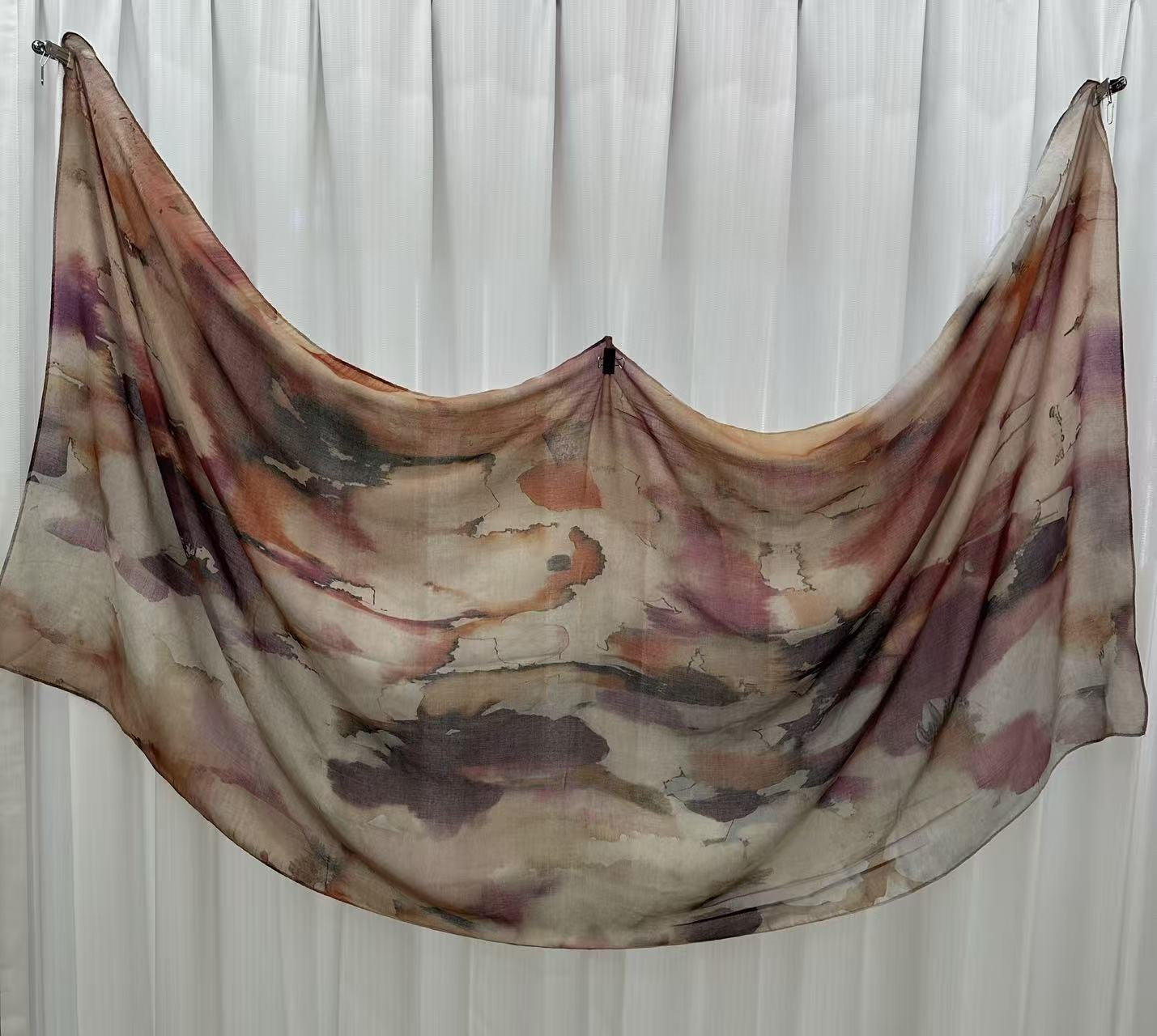 Hijab en modal imprimé style malais avec motifs aquarelle